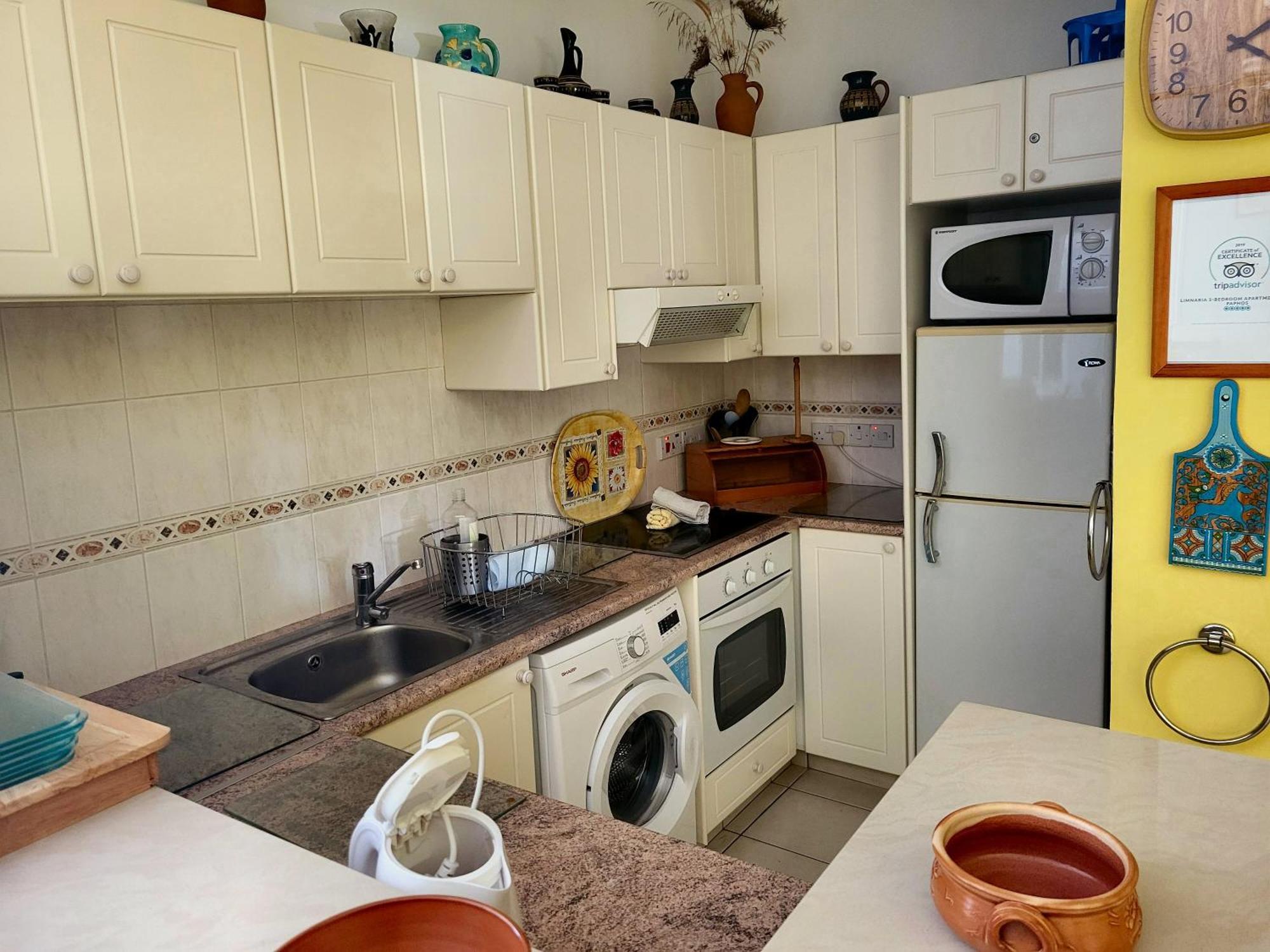 Award-Winning 3-Bedroom Apartment Near Beach 파포스 외부 사진